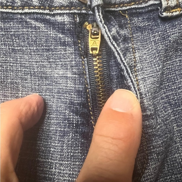 EUC Women's Apollo Blue Jeans with Embellished Pocket Size 6/28" Inseam (A2) - Picture 5 of 9